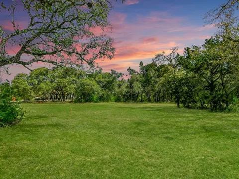 1104 Lone Star Drive