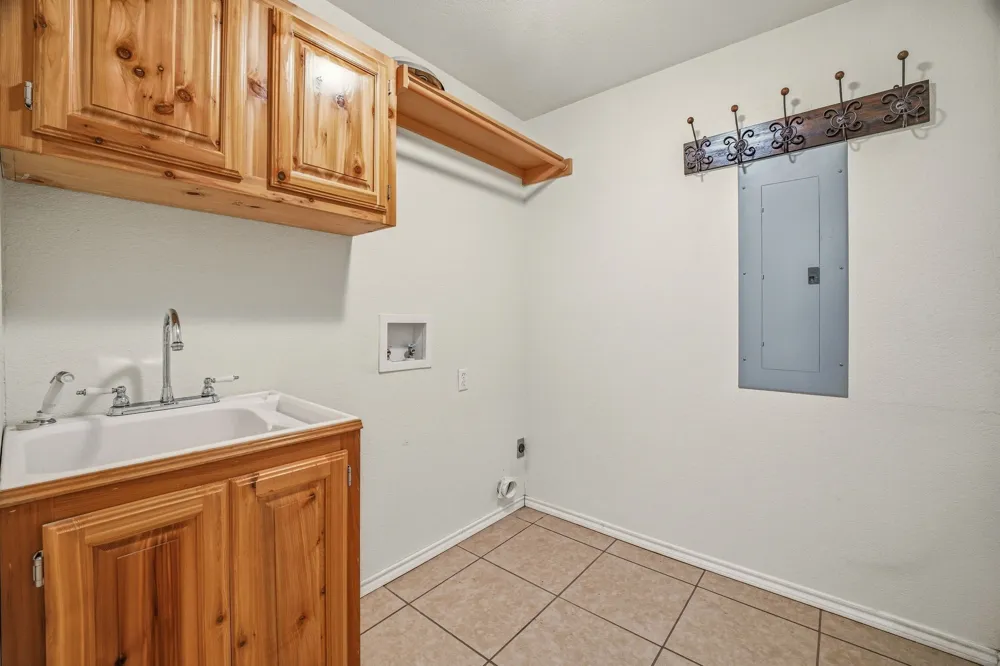 4259 S Lakeview Drive Gordon, TX 76453
