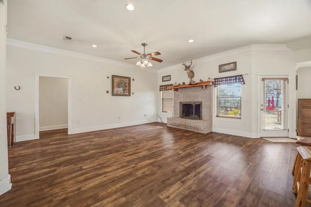 4259 S Lakeview Drive Gordon, TX 76453