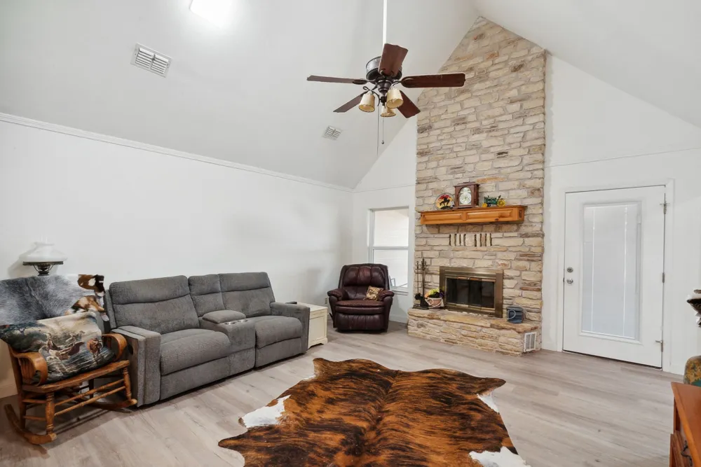 298 Townson Dublin, TX 76446