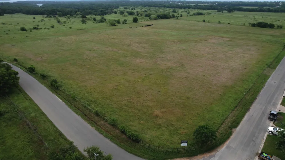 W Holford Pilot Point, TX 76258