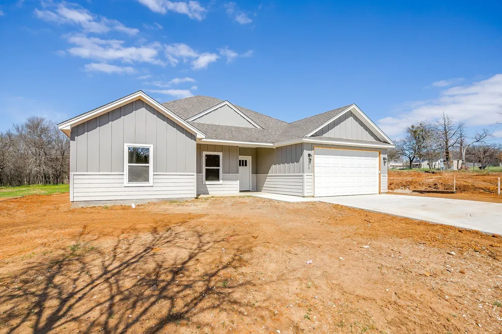 130 Abbott Avenue Covington, TX 76636