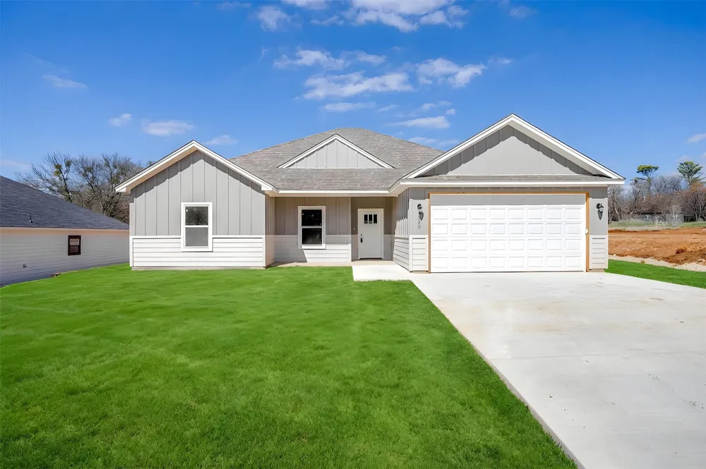 130 Abbott Avenue Covington, TX 76636