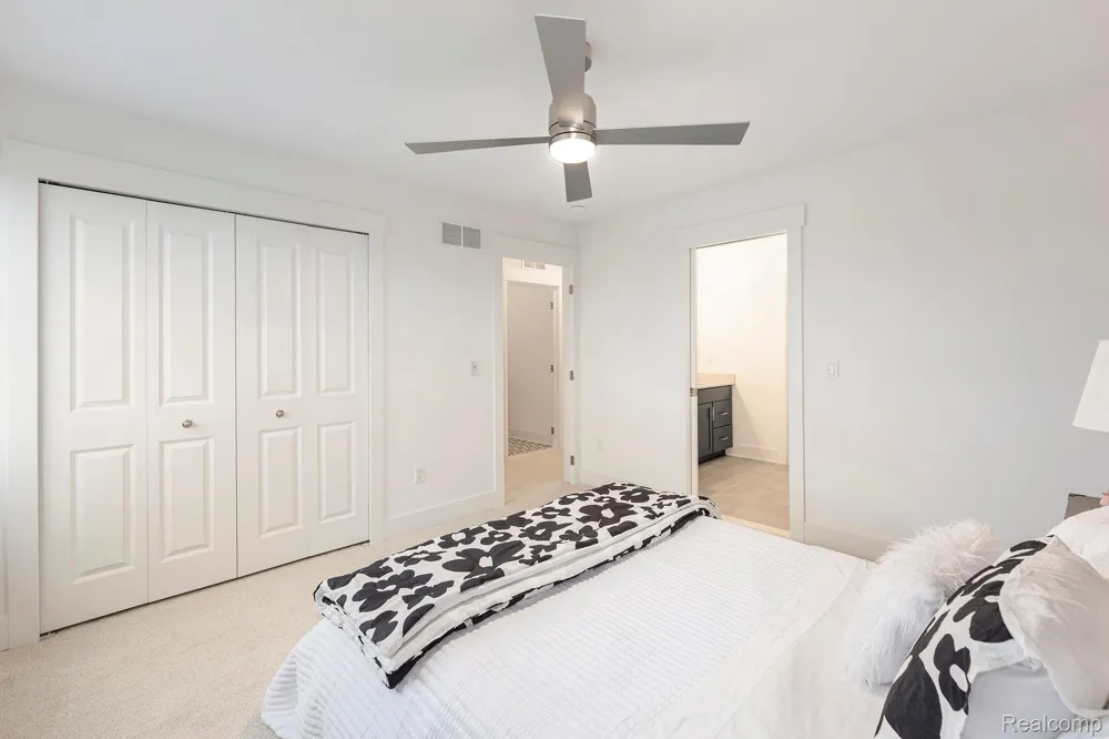 7699 Orchard Lane Washington Township, MI 48095