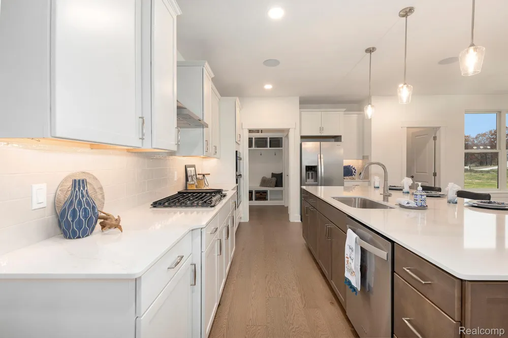 7699 Orchard Lane Washington Township, MI 48095