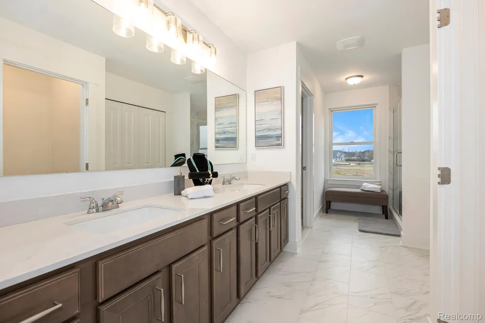 7699 Orchard Lane Washington Township, MI 48095