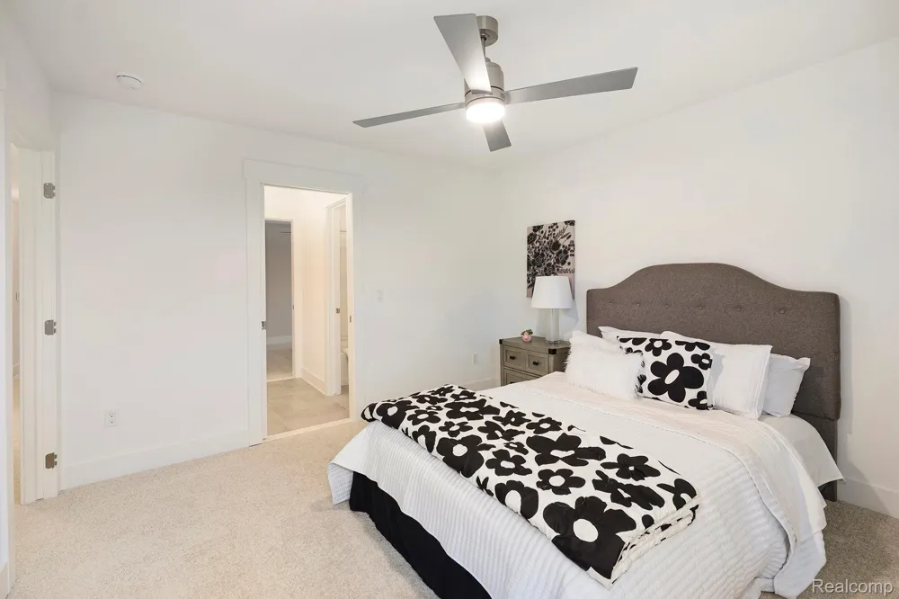7699 Orchard Lane Washington Township, MI 48095