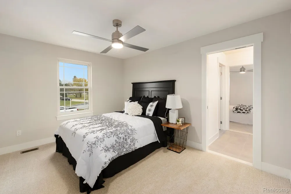 7699 Orchard Lane Washington Township, MI 48095