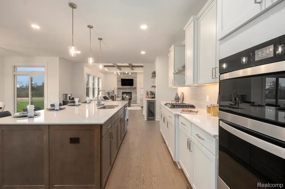 7699 Orchard Lane Washington Township, MI 48095