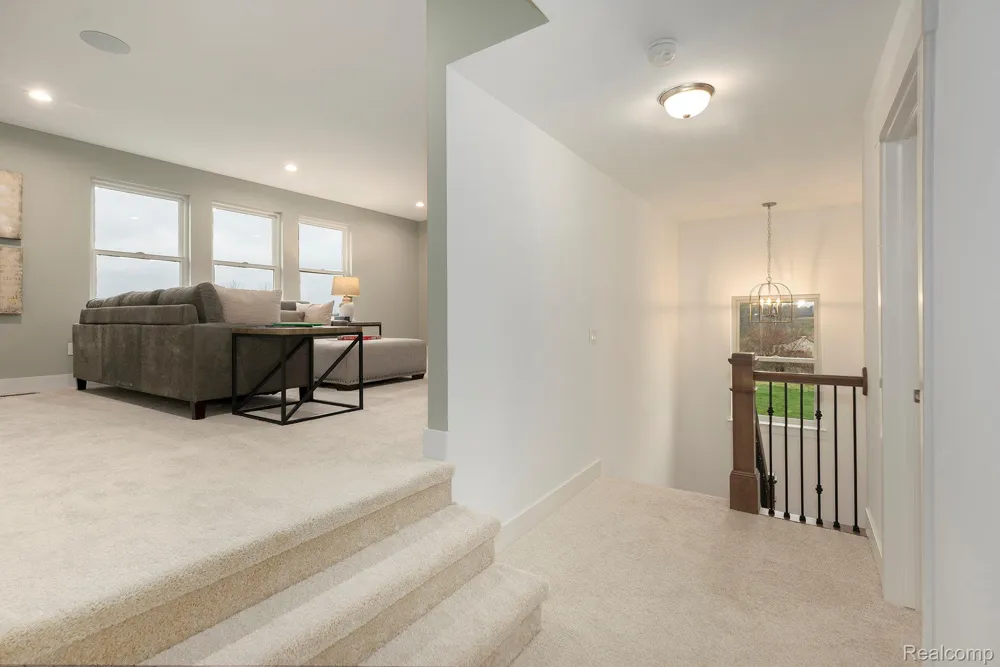7699 Orchard Lane Washington Township, MI 48095