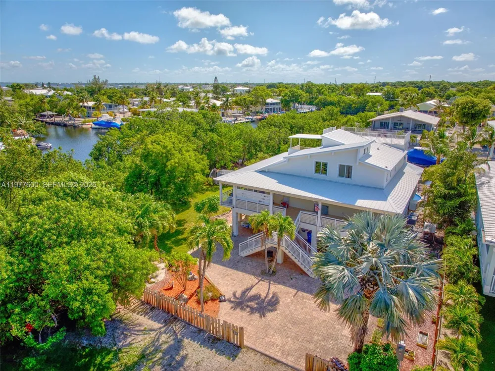 894 Ellen Dr Key Largo, FL 33037