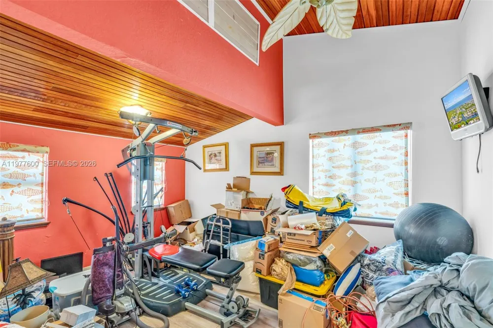 894 Ellen Dr Key Largo, FL 33037