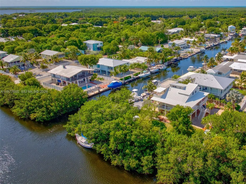 894 Ellen Dr Key Largo, FL 33037