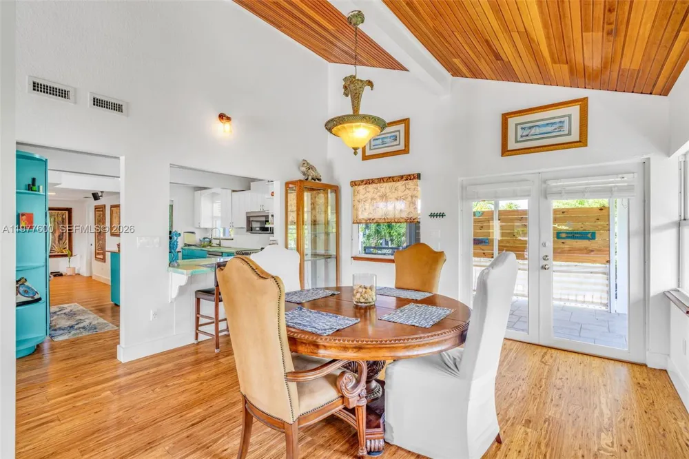 894 Ellen Dr Key Largo, FL 33037