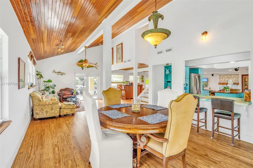 894 Ellen Dr Key Largo, FL 33037
