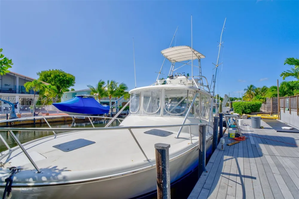 894 Ellen Dr Key Largo, FL 33037