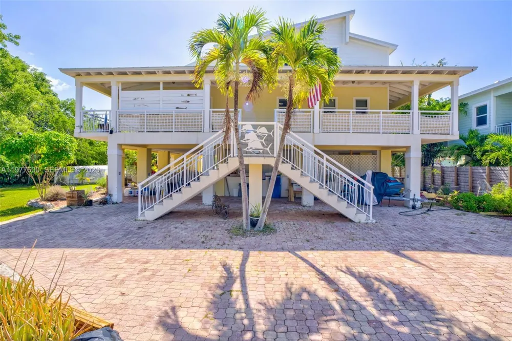 894 Ellen Dr Key Largo, FL 33037
