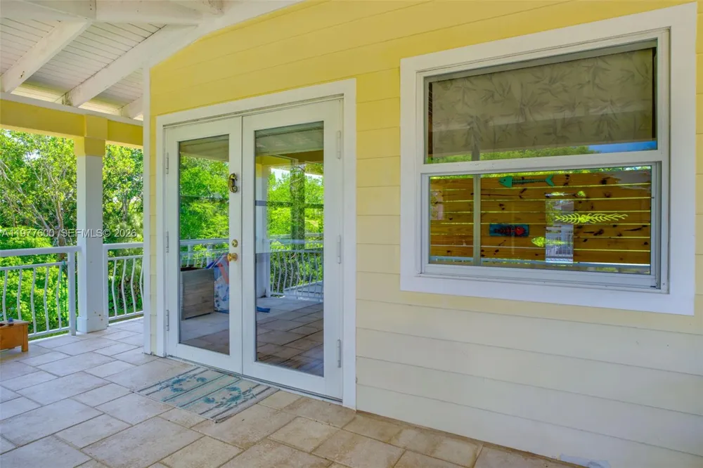 894 Ellen Dr Key Largo, FL 33037