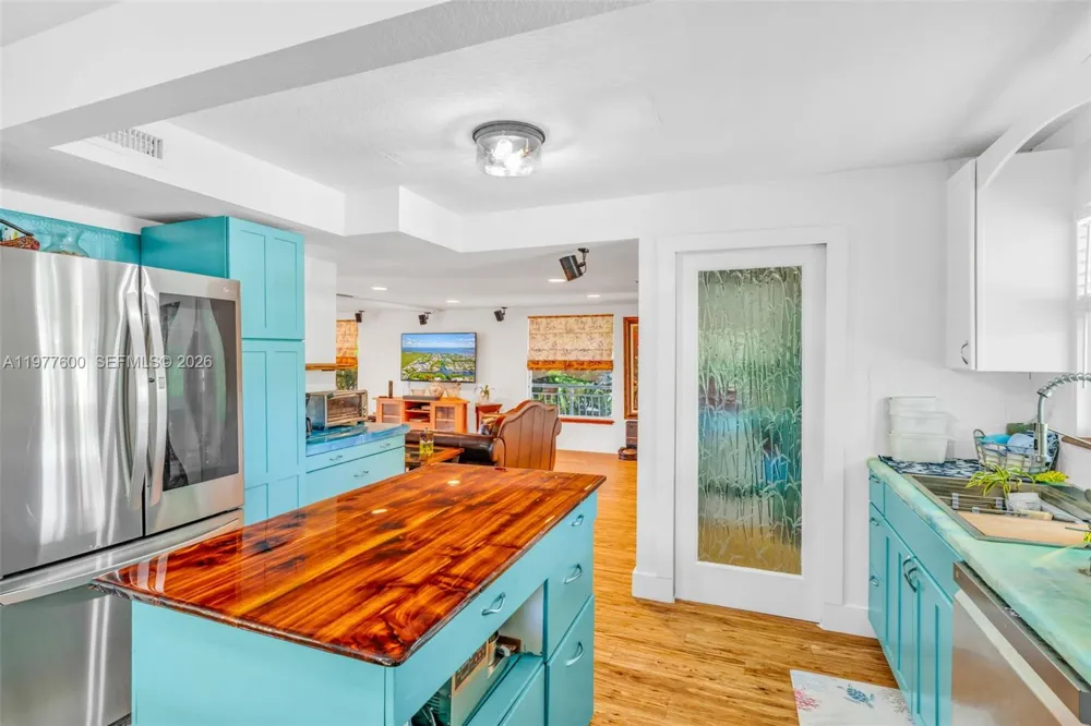 894 Ellen Dr Key Largo, FL 33037