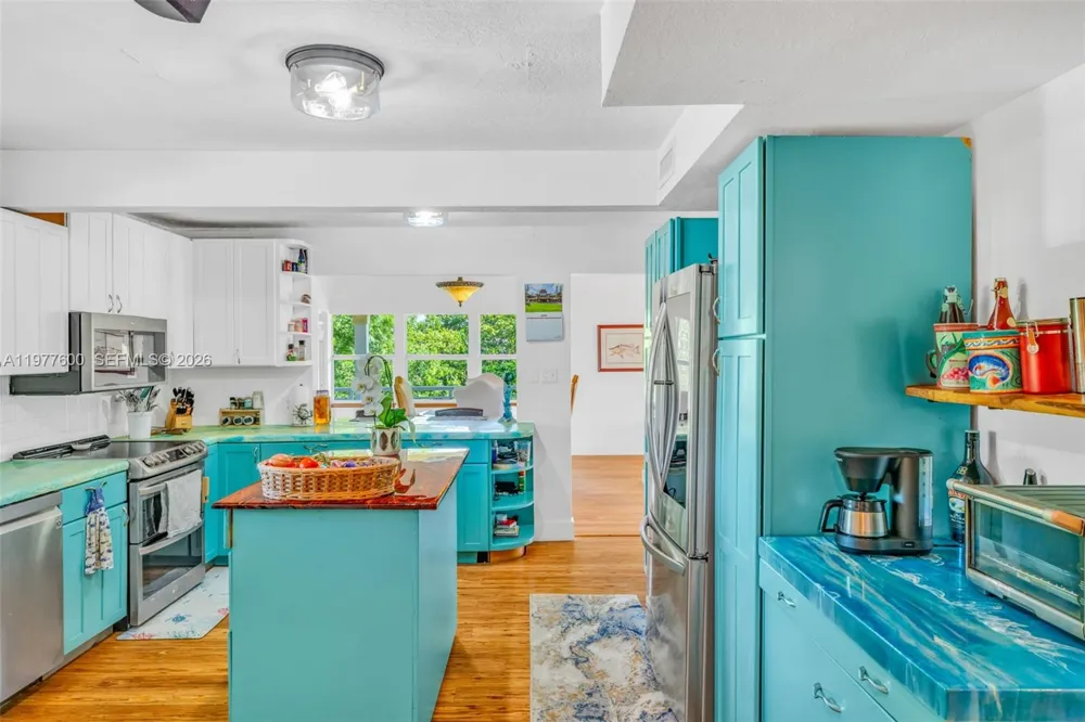 894 Ellen Dr Key Largo, FL 33037