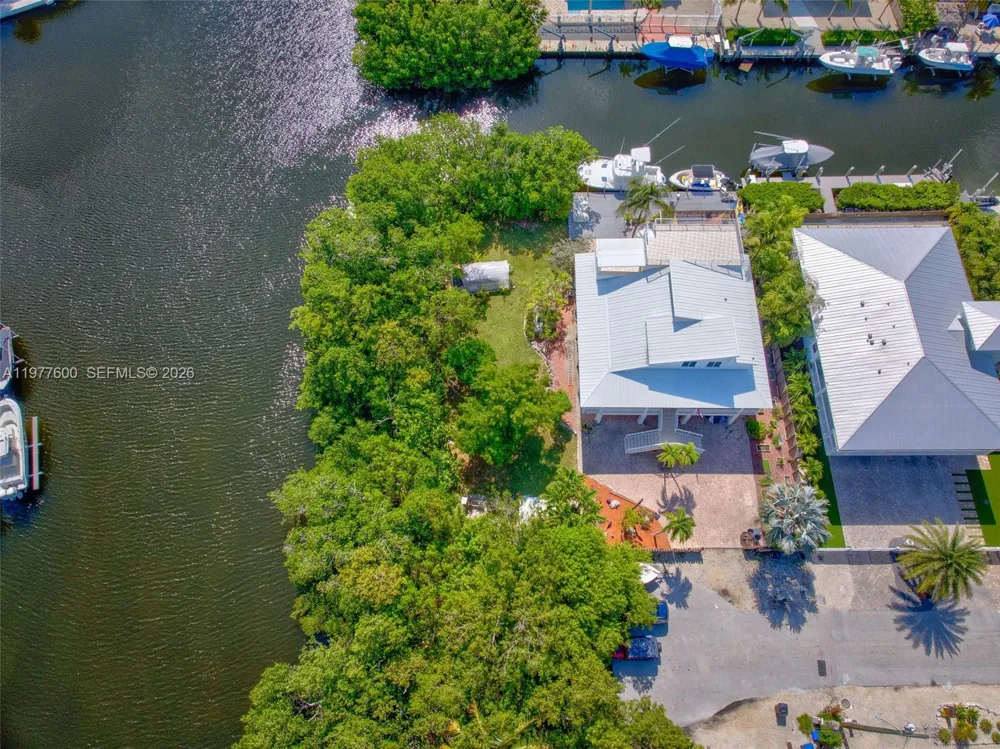 894 Ellen Dr Key Largo, FL 33037