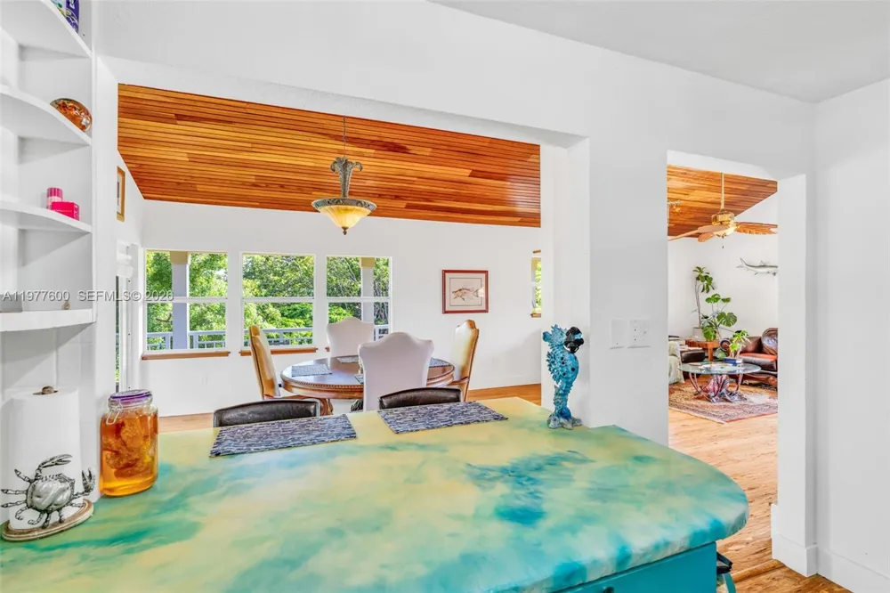 894 Ellen Dr Key Largo, FL 33037