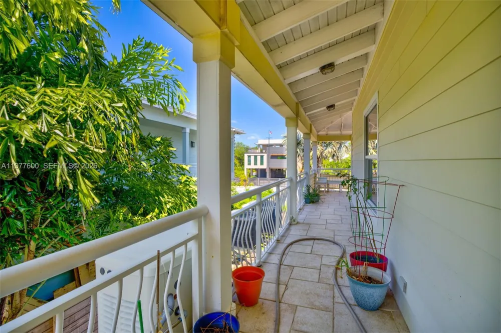 894 Ellen Dr Key Largo, FL 33037