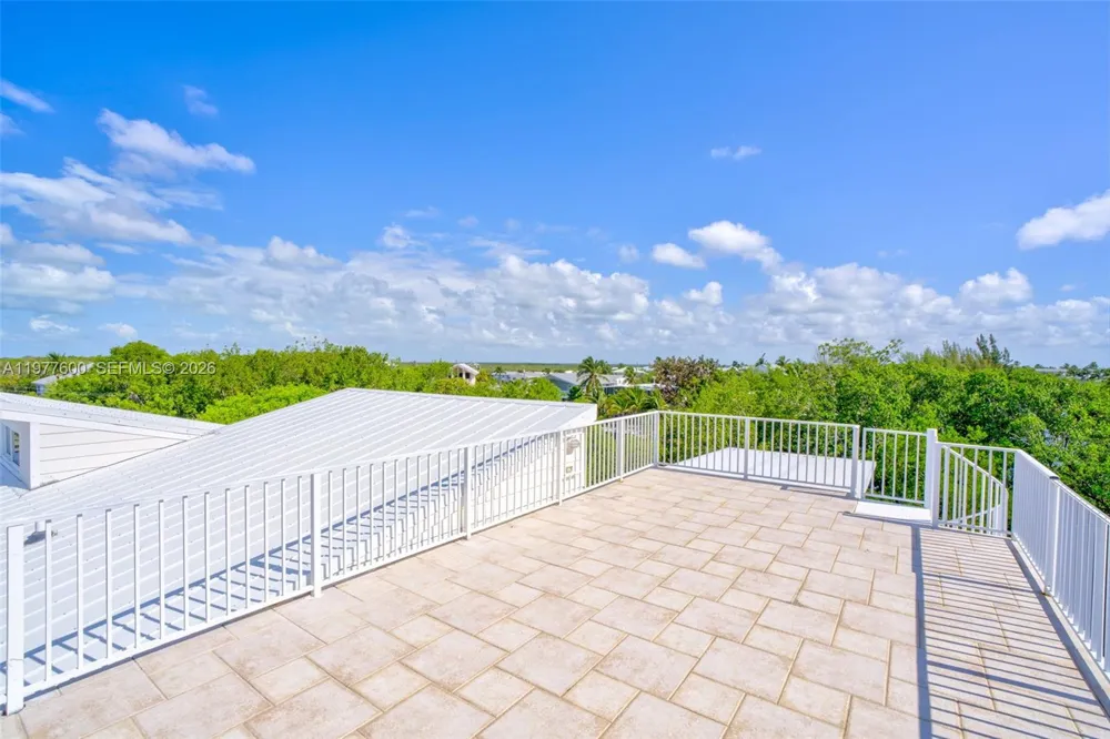 894 Ellen Dr Key Largo, FL 33037