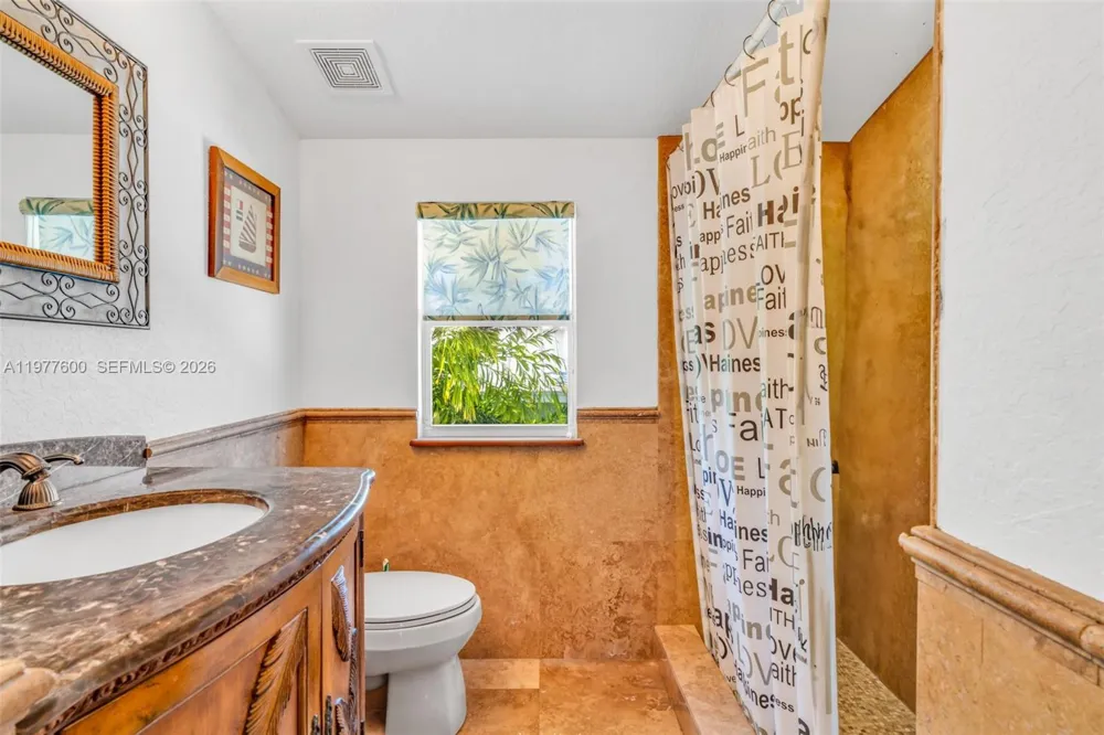 894 Ellen Dr Key Largo, FL 33037