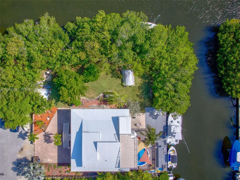 894 Ellen Dr Key Largo, FL 33037