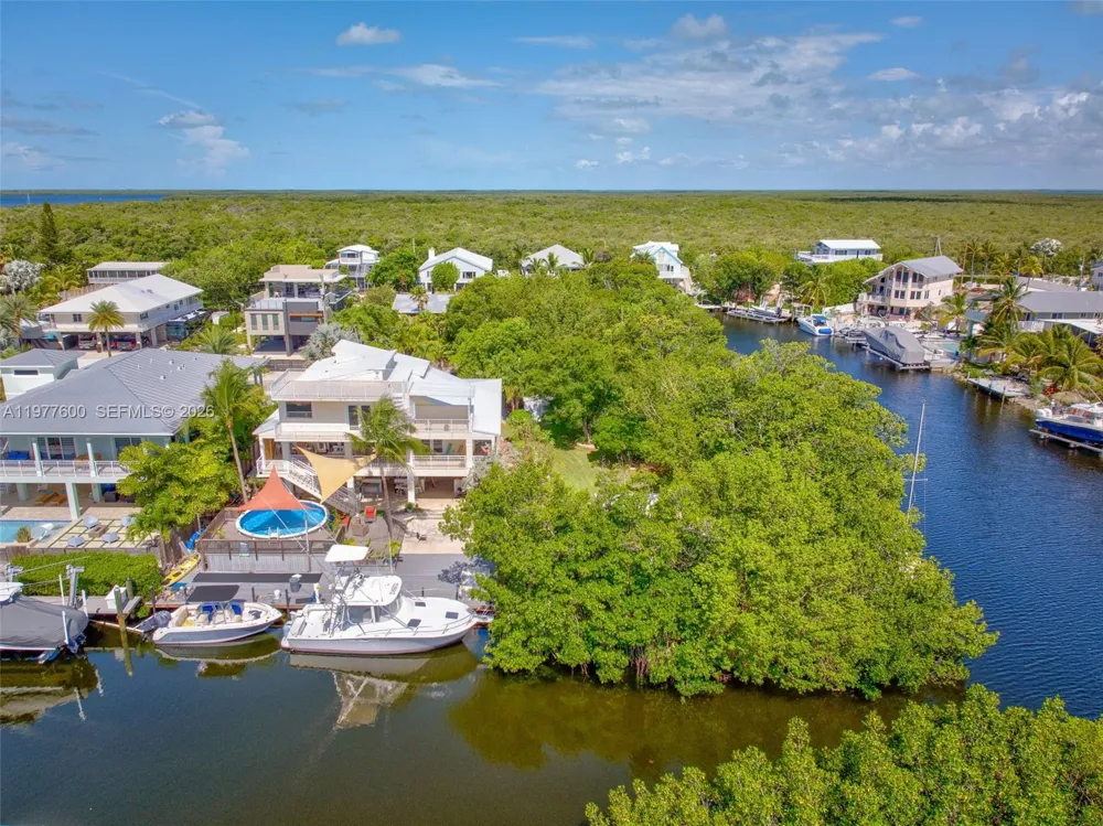 894 Ellen Dr Key Largo, FL 33037