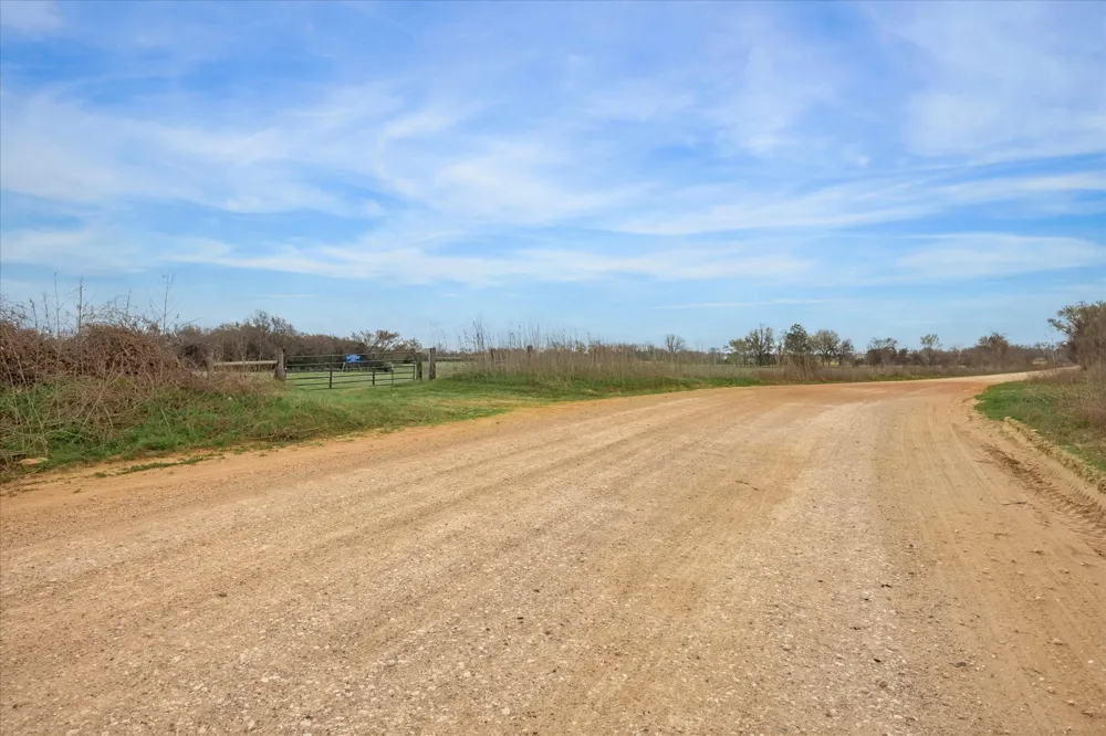 7281 County Road 358 Road Gause, TX 77836