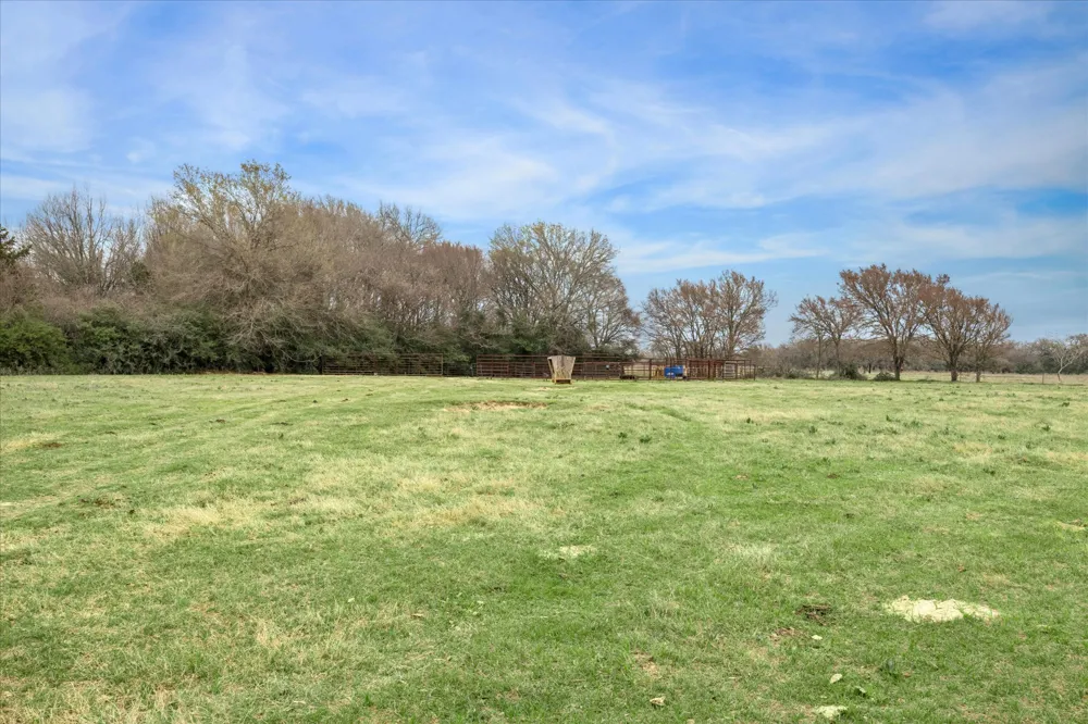 7281 County Road 358 Road Gause, TX 77836