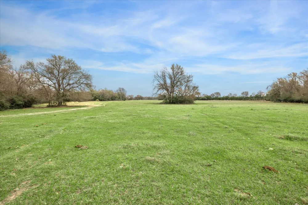 7281 County Road 358 Road Gause, TX 77836