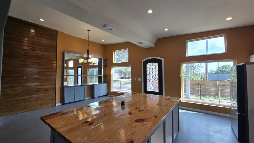 17621 Stacey Lane Lago Vista, TX 78645