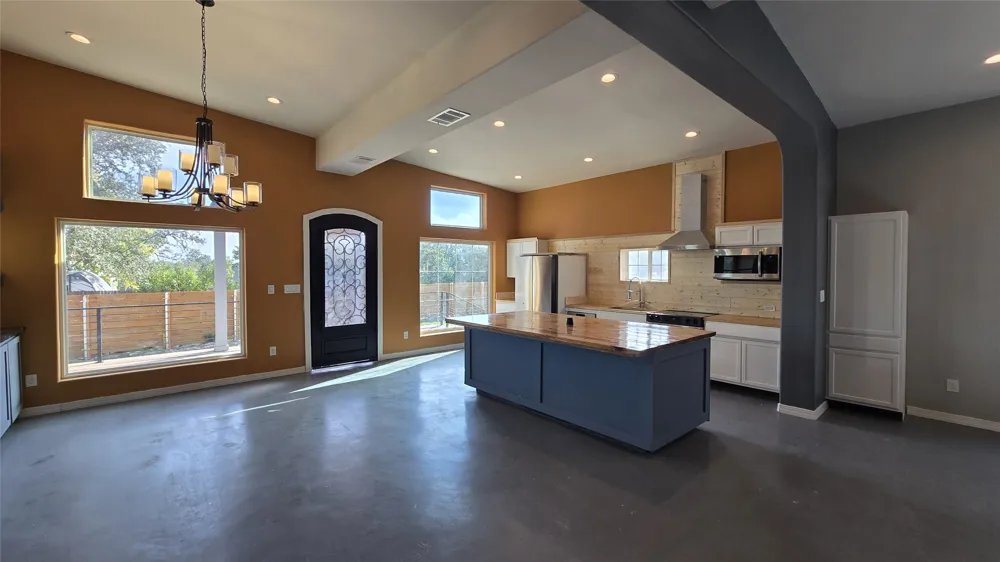 17621 Stacey Lane Lago Vista, TX 78645