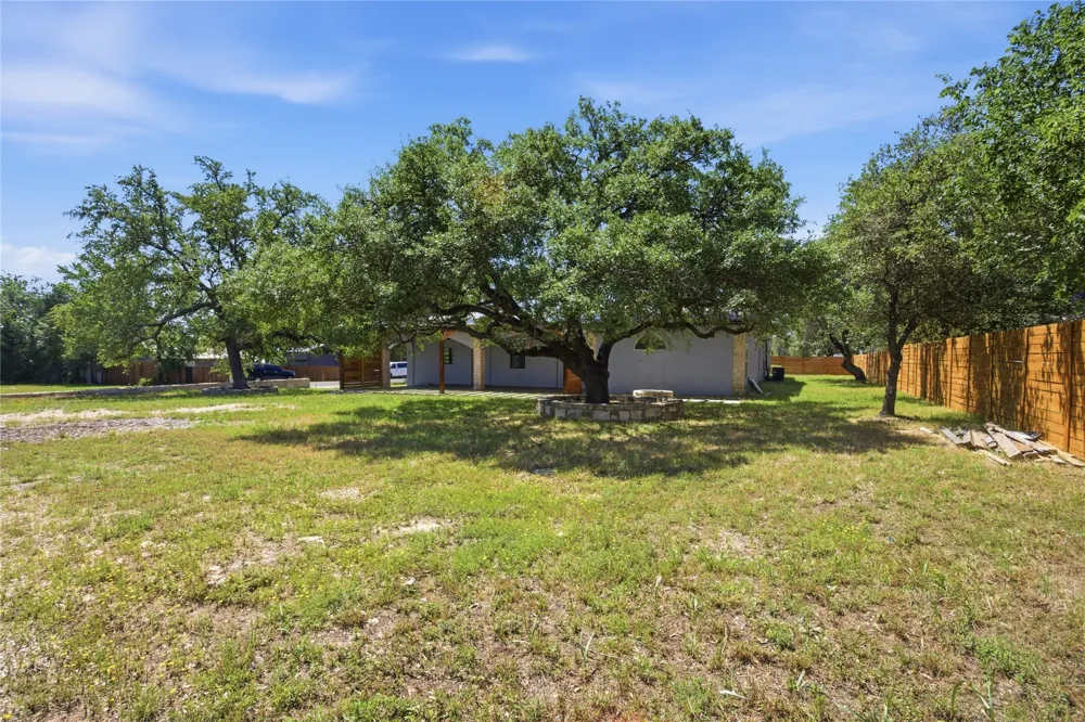 17621 Stacey Lane Lago Vista, TX 78645