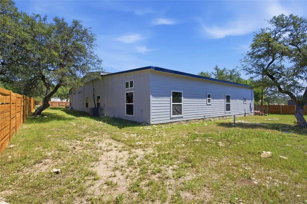 17621 Stacey Lane Lago Vista, TX 78645