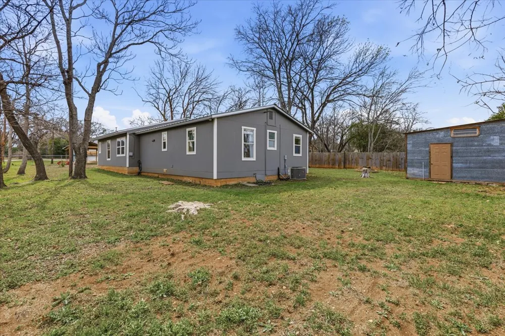503 E Bluebonnet Lane Johnson City, TX 78636