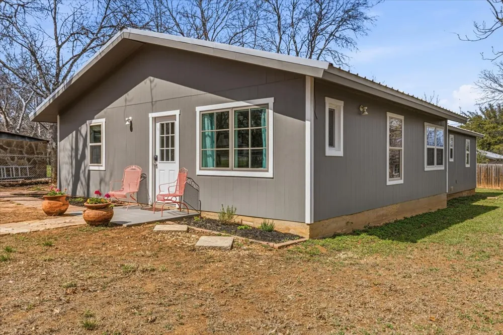 503 E Bluebonnet Lane Johnson City, TX 78636