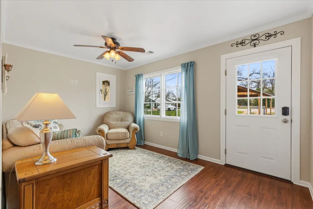 503 E Bluebonnet Lane Johnson City, TX 78636