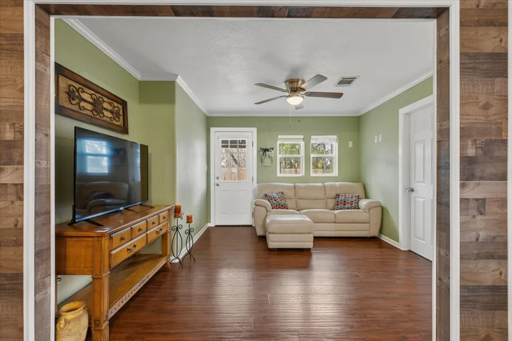 503 E Bluebonnet Lane Johnson City, TX 78636
