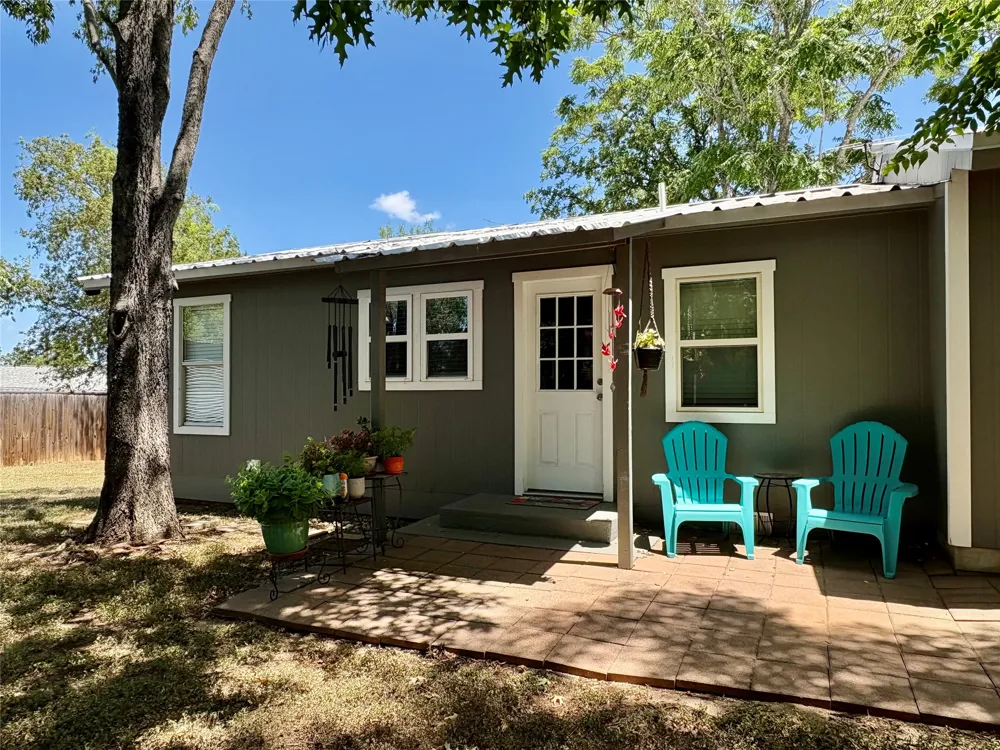 503 E Bluebonnet Lane Johnson City, TX 78636