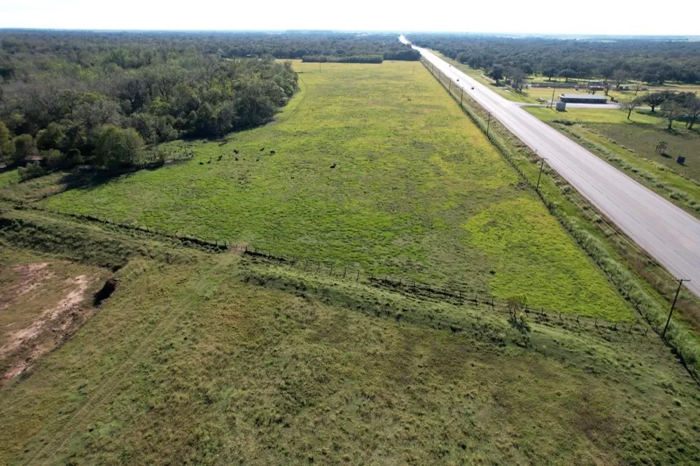 Hwy 35 E Van Vleck, TX 77482