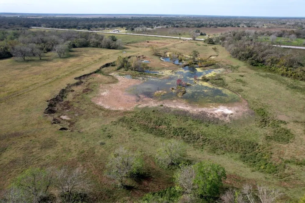 Hwy 35 E Van Vleck, TX 77482