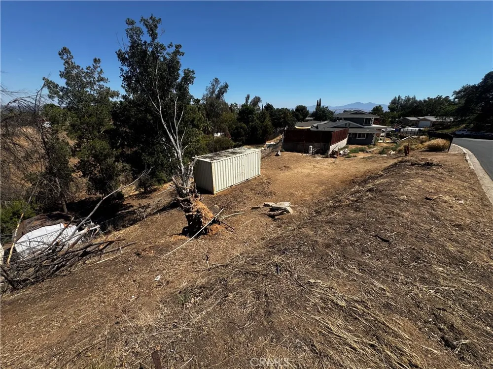 186140 Avenida Juan Bautista Jurupa Valley, CA 92509