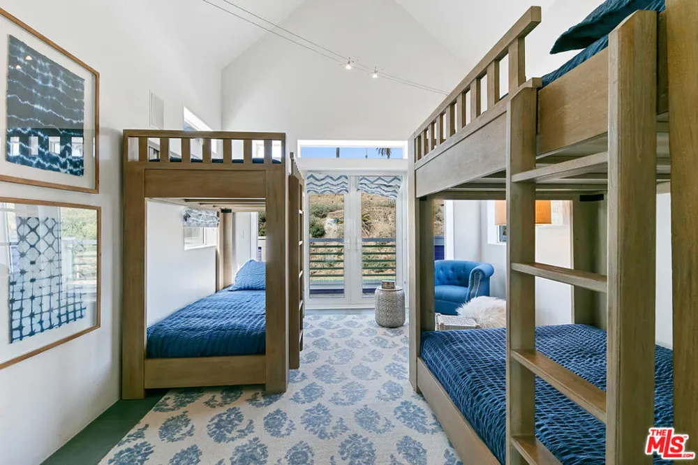 1341 Palisades Beach Road Santa Monica, CA 90401
