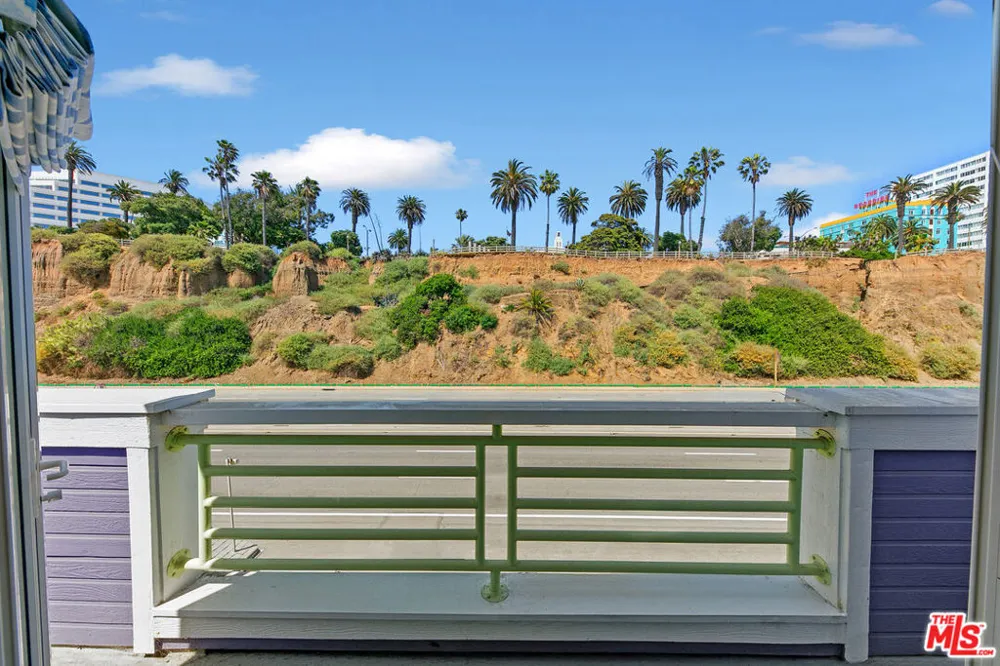 1341 Palisades Beach Road Santa Monica, CA 90401