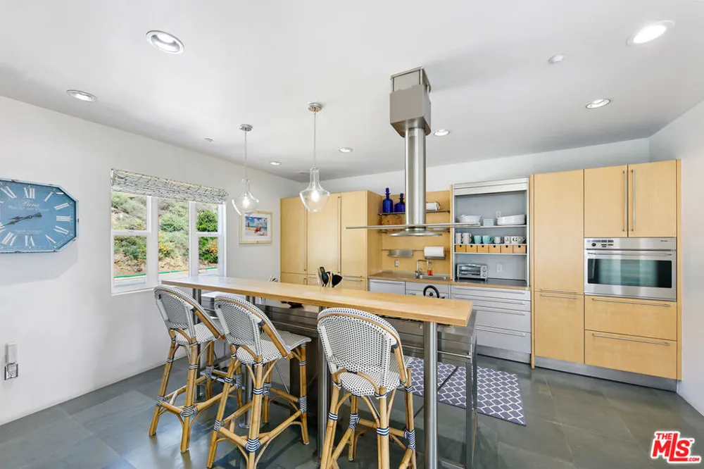 1341 Palisades Beach Road Santa Monica, CA 90401