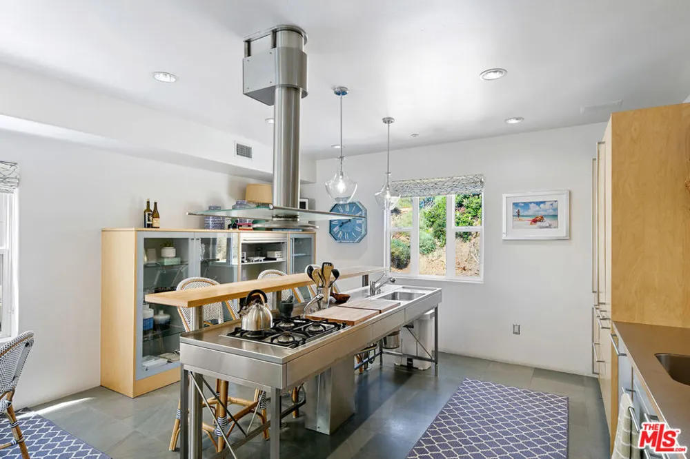 1341 Palisades Beach Road Santa Monica, CA 90401